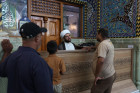 قسم الشؤون الدينية يُسهِمُ في تعزيز الوعي الديني لدى الزائرين عبر محطّاته التبليغية والإرشادية..